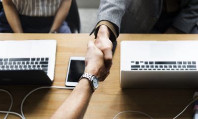 拥有完备仪器的实验室、完善的环保设施，铸就了企业发展的基础